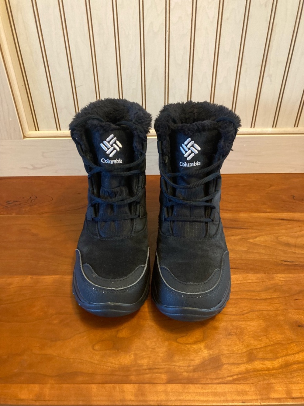 Columbia Black Faux Fur Lined Winter Boots